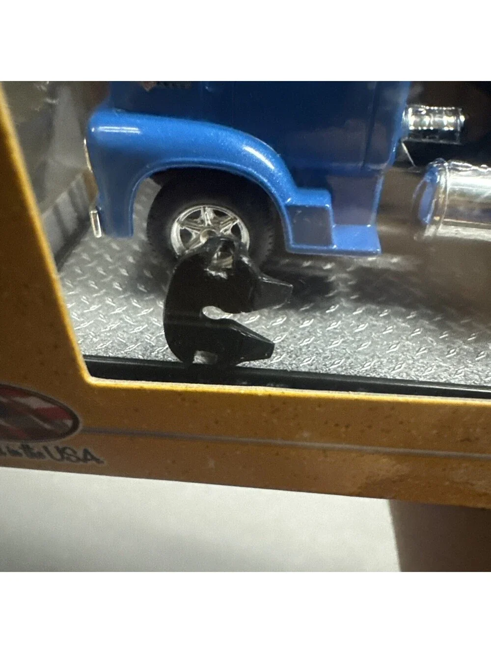 1:64 M2 Machines Auto-Haulers 1956 Ford C-500 COE & 1970 Ford Mustang BOSS 302